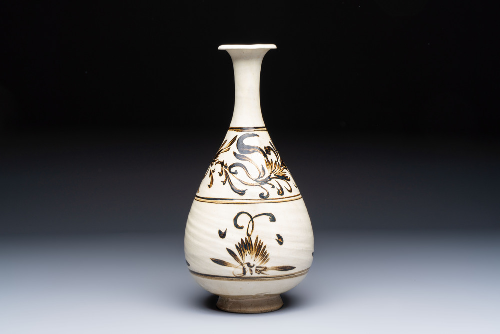 A Chinese Cizhou cream-glazed and dark-brown slip-painted vase with floral design, Republic