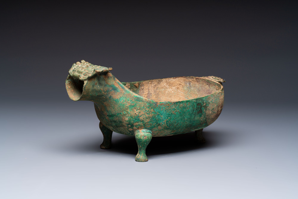 A Chinese archaic bronze pouring vessel, Yi 匜, Warring States period/Han