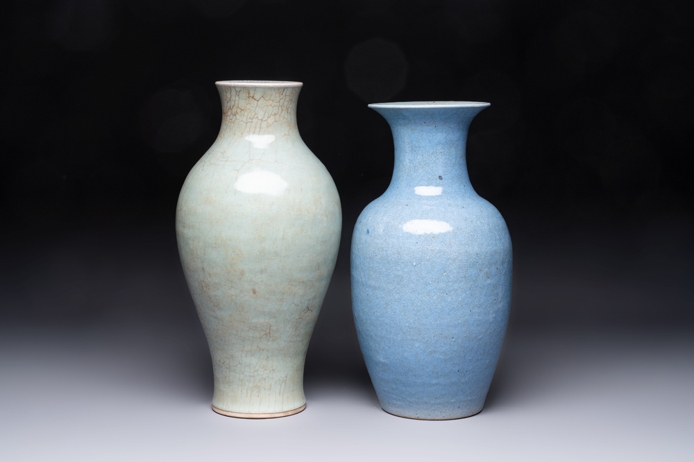 A Chinese celadon crackle-glazed vase and a lavender-blue crackle-glazed vase, 18/19th C.