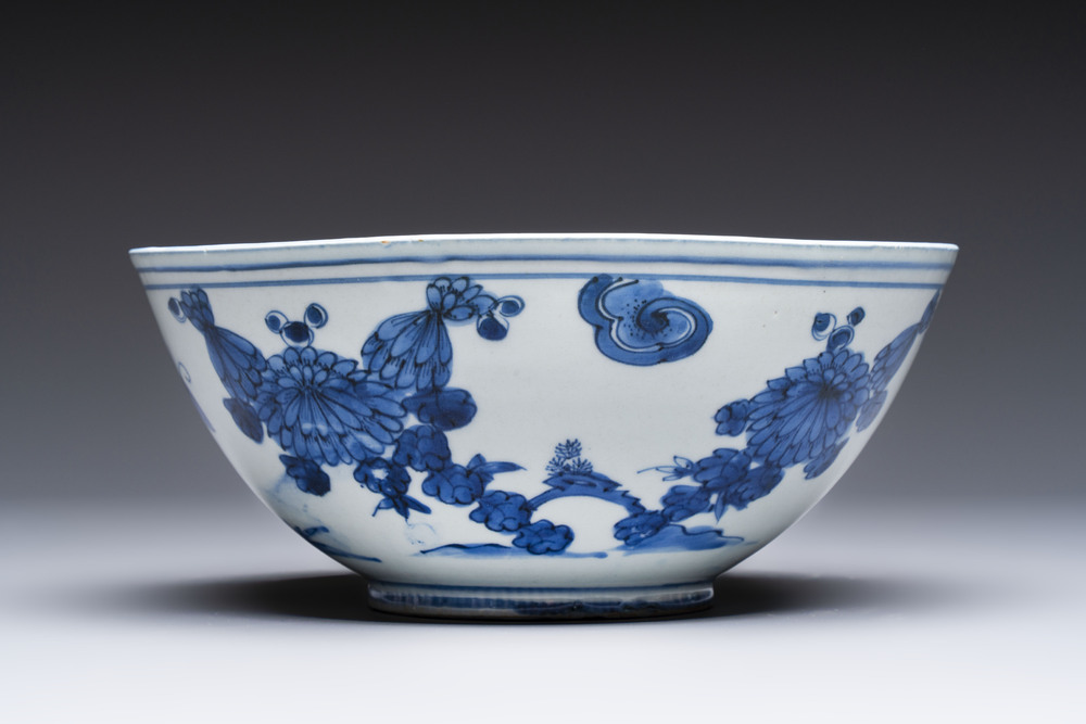 A Chinese blue and white 'Butterflies and Flowers' bowl, Transitional period