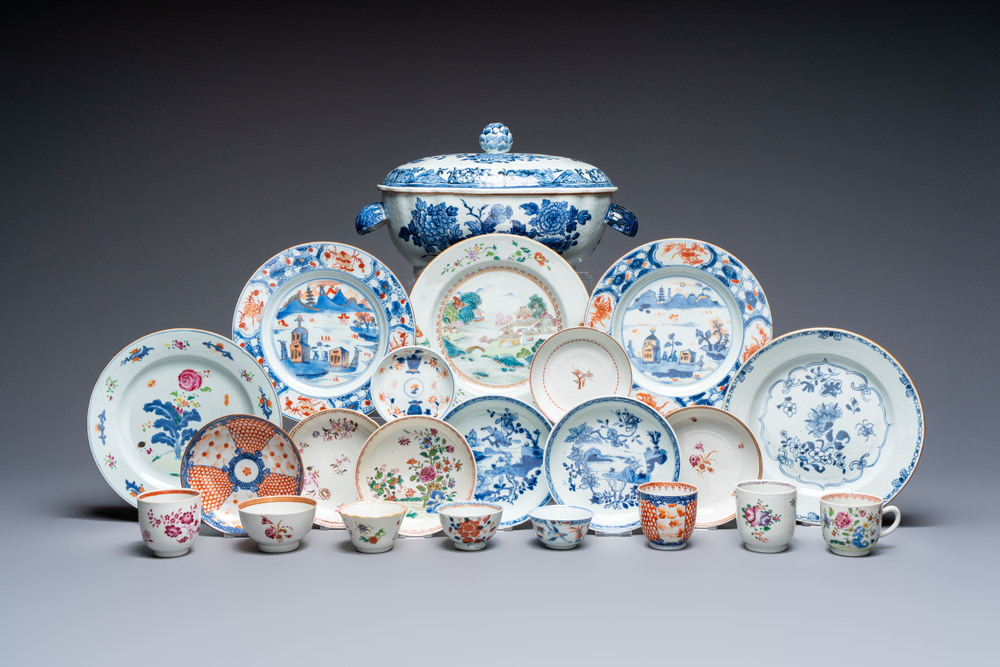 22 Chinese blue, white, famille rose and Imari-style wares, Kangxi and later