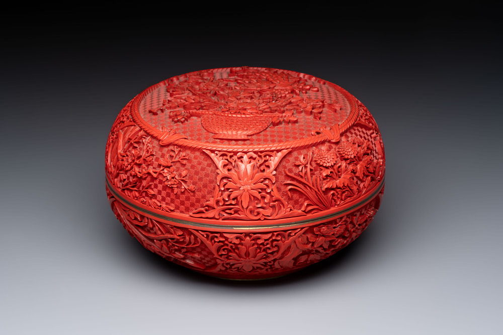 A Chinese cinnabar lacquer 'Flower Basket' box and cover, 19/20th C.