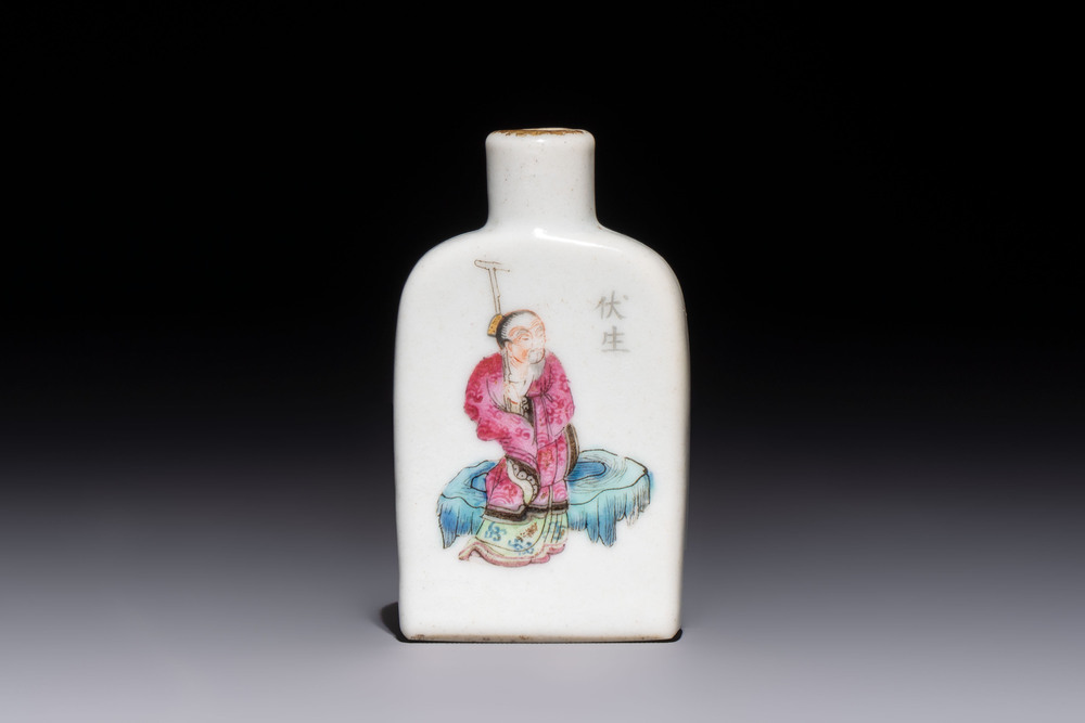 A Chinese famille rose 'Wu Shuang Pu' snuff bottle, Daoguang mark, 19th C.