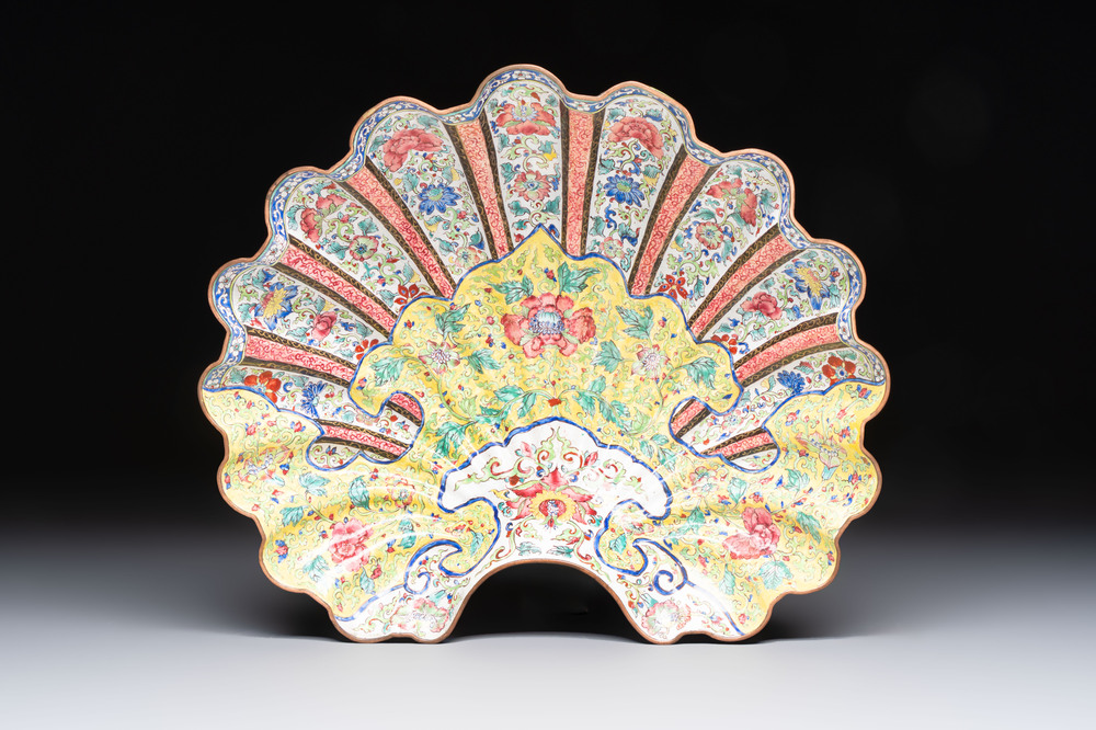 A Chinese Canton enamel shell-shaped basin with floral design, Yongzheng/Qianlong