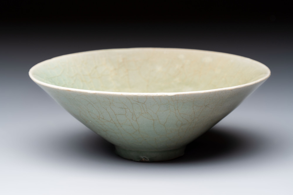 A Korean celadon conical tea bowl, Goryeo, 12th C.