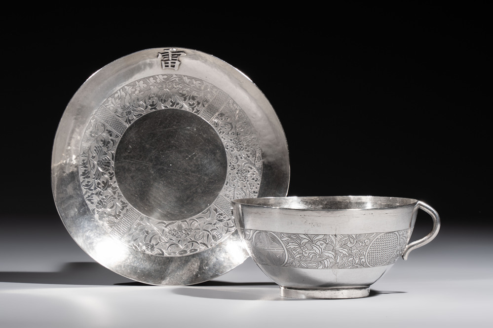 A fine Vietnamese silver saucer and handled bowl, Lei 雷 mark, 19th C.