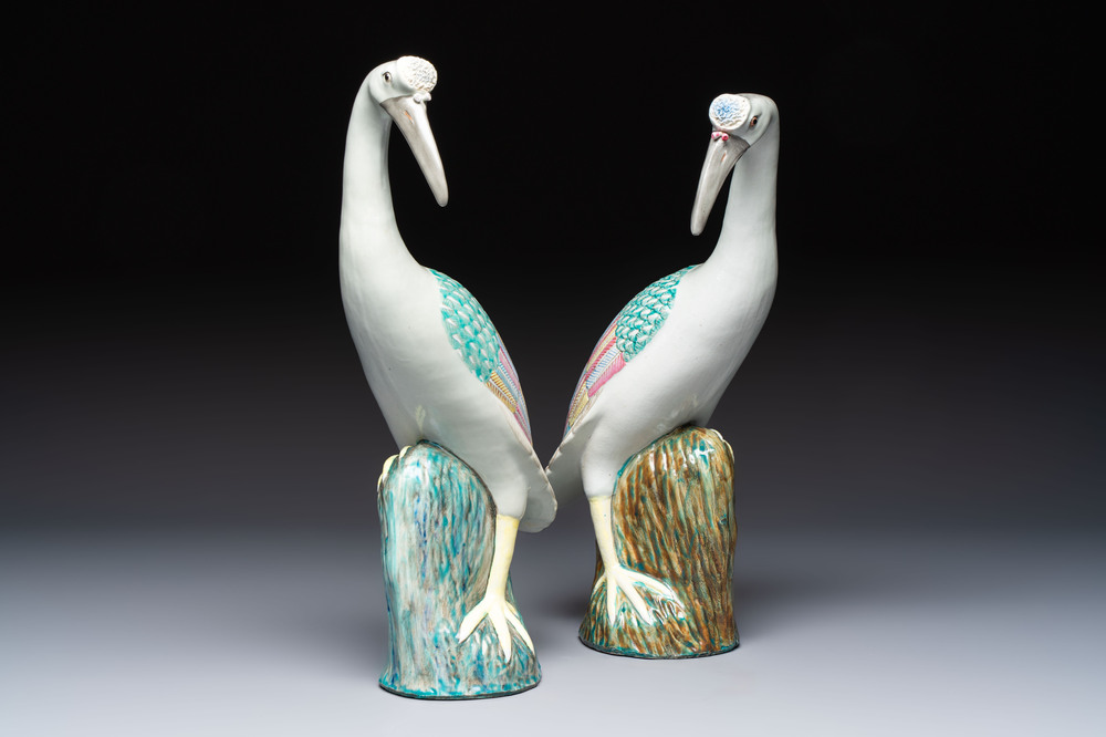 A pair of large Chinese famille rose cranes, 20th C.