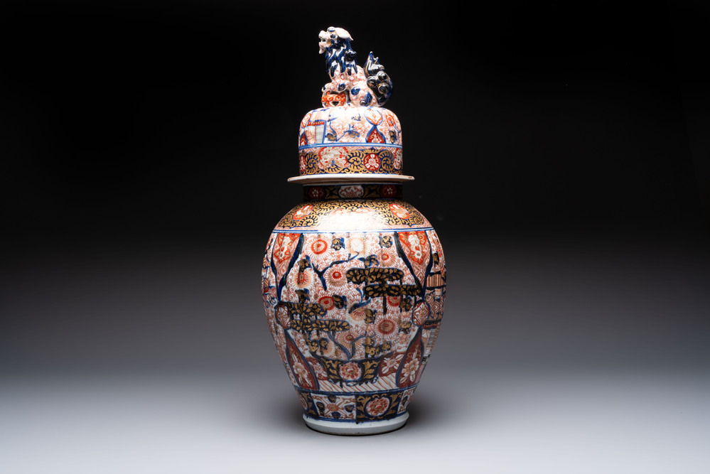 A large Japanese Imari vase and cover, Meiji, 19th C.