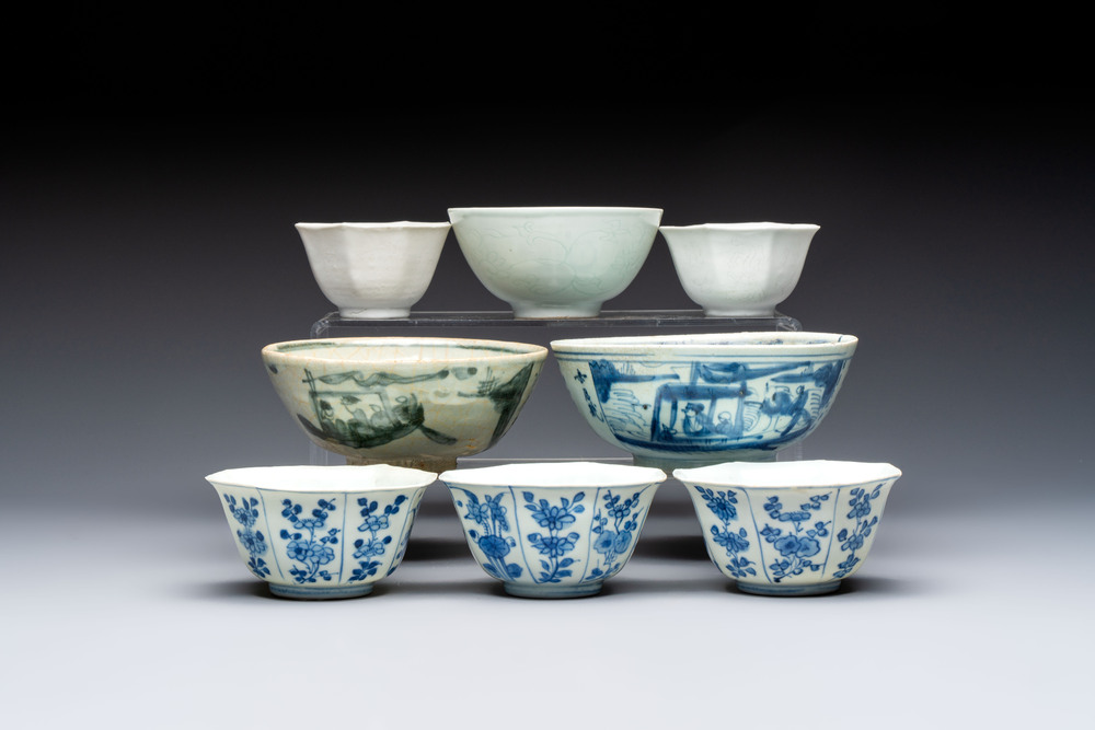 Six Chinese 'Hatcher Cargo' bowls and two blue and white shipwreck bowls, Transitional period