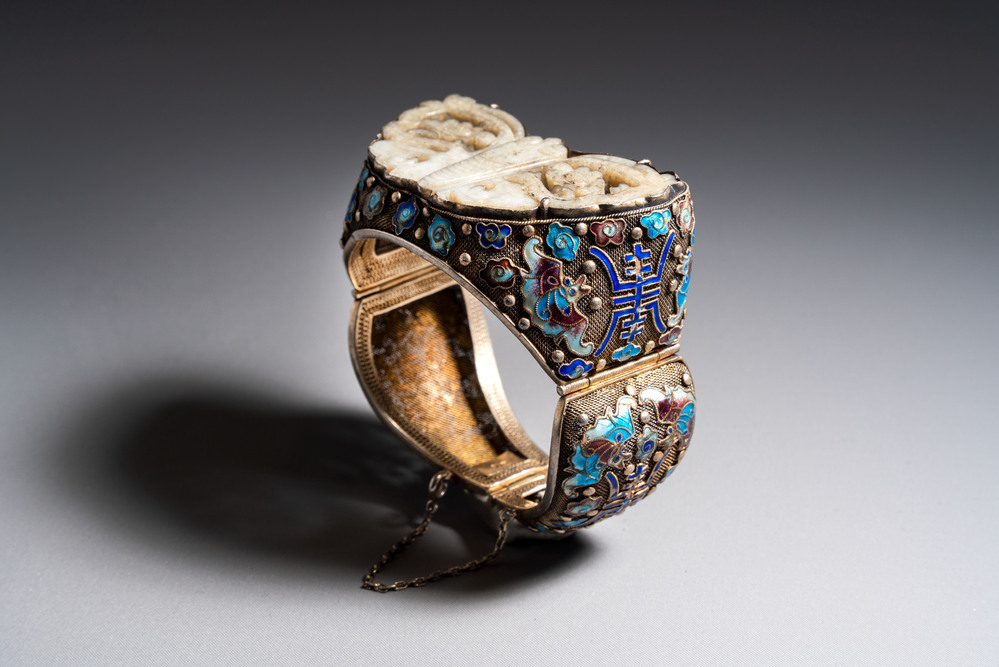 A Chinese jade-inset enamelled silver 'Butterfly' bracelet, 20th C.