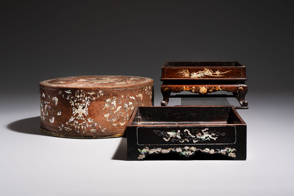 Two Vietnamese mother-of-pearl-inlaid wooden trays and a circular box and cover, 19th C.