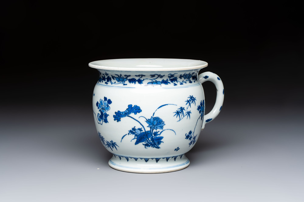 A Chinese blue and white 'Floral' chamber pot, Transitional period