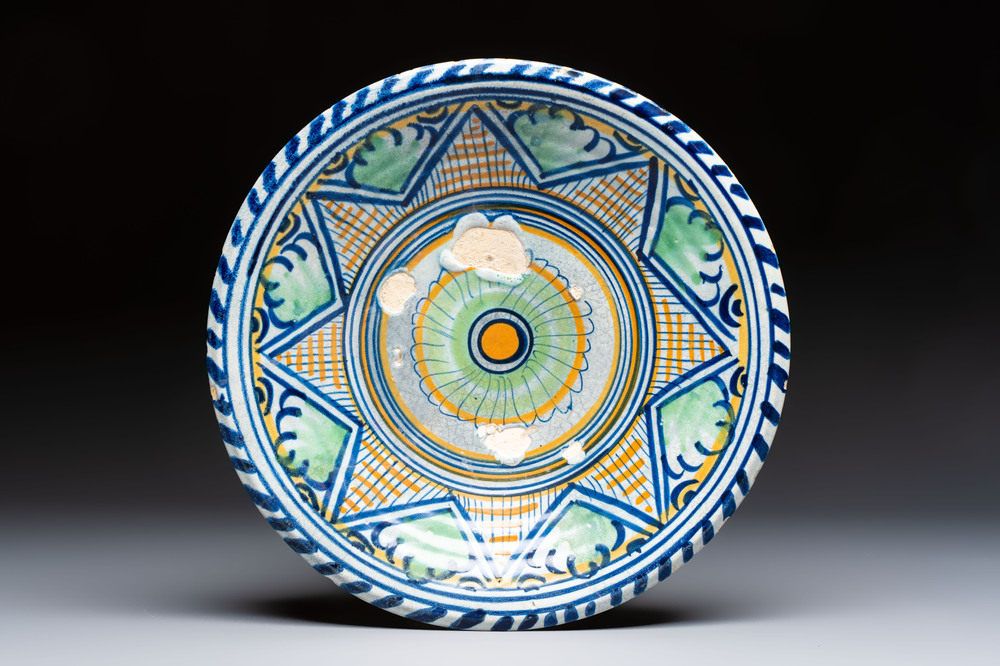 A polychrome Dutch Delft maiolica dish, 16th C.