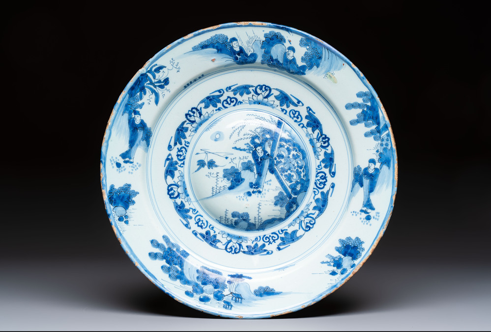 A blue and white Dutch Delft 'Chinoiserie' dish, 17th C.