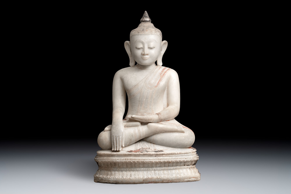A monumental Burmese white marble Post-Pagan Buddha with traces of gilt-lacquer, Ava Kingdom, 17th C