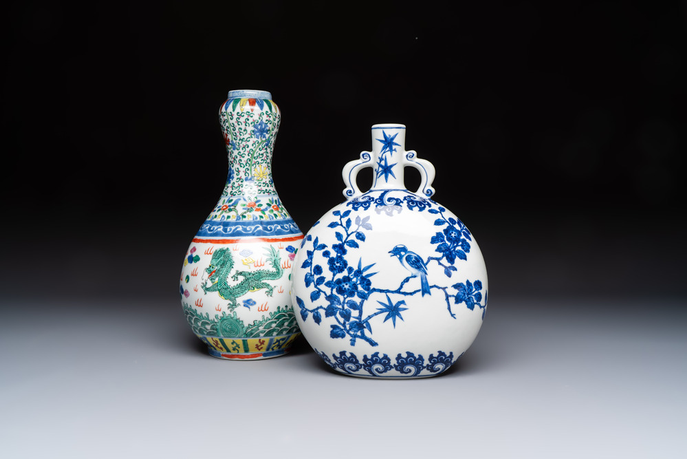 A Chinese blue and white moonflask vase and a wucai garlic-mouth bottle vase, Yongle and Wanli mark, 20th C.