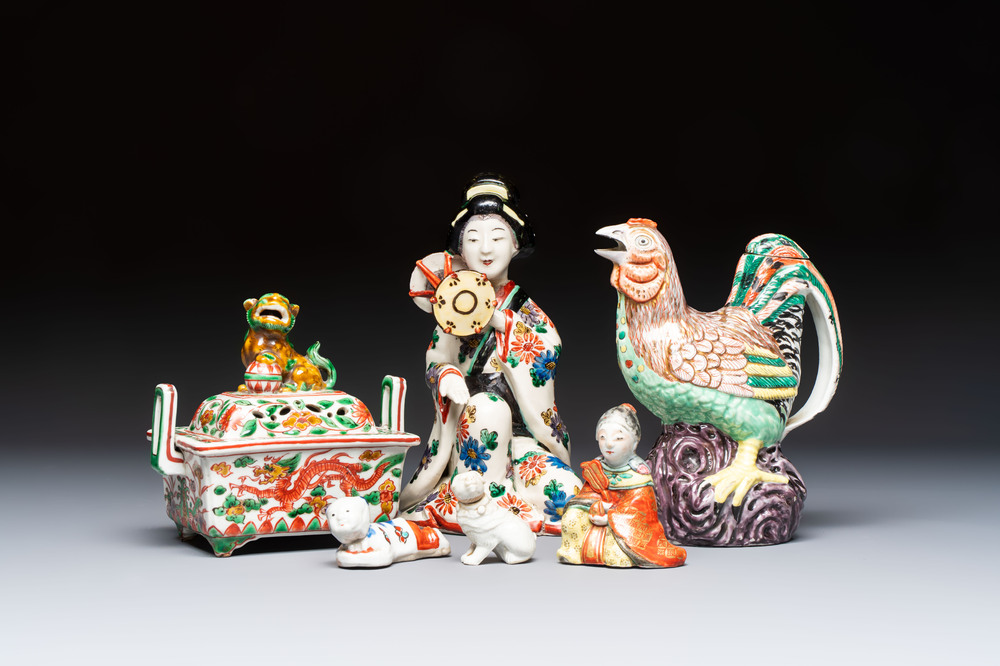 Four Japanese sculptures, a rooster-form ewer and a covered censer, Wanli mark, 19/20th C.