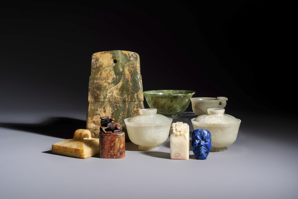 Nine Chinese hardstone carvings and bowls, including jade, 19/20th C.