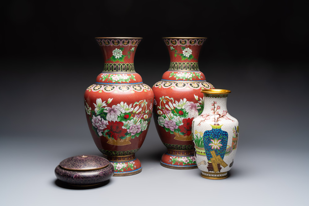 Three Chinese cloisonn&eacute; vases and a covered box, 20th C.