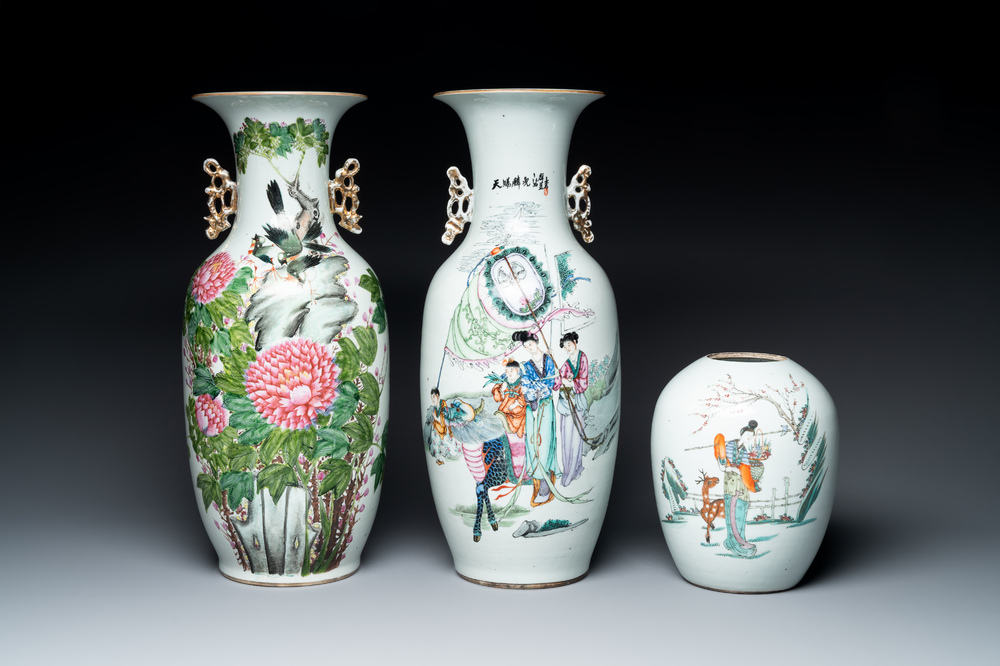 Two Chinese famille rose vases and a jar, 19/20th C.