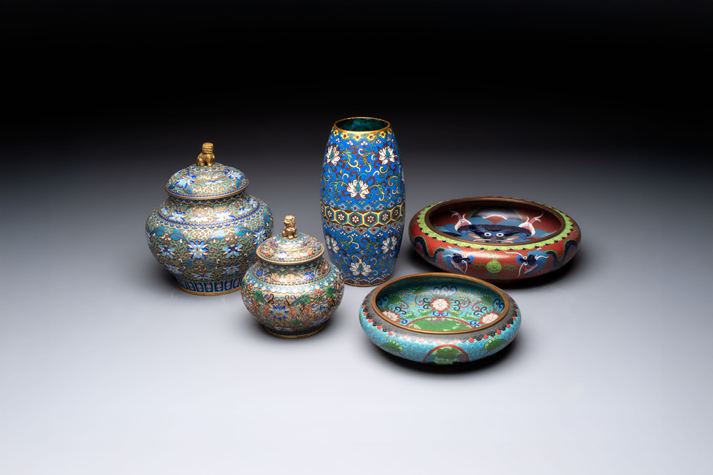 Two Chinese cloisonn&eacute; covered jars, a vase and two brush washers, 19/20th C.