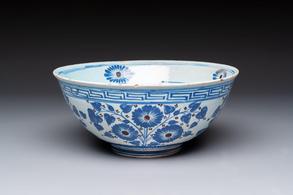 A European pottery Safavid-style bowl with a pseudo-Chinese mark, 18th C.