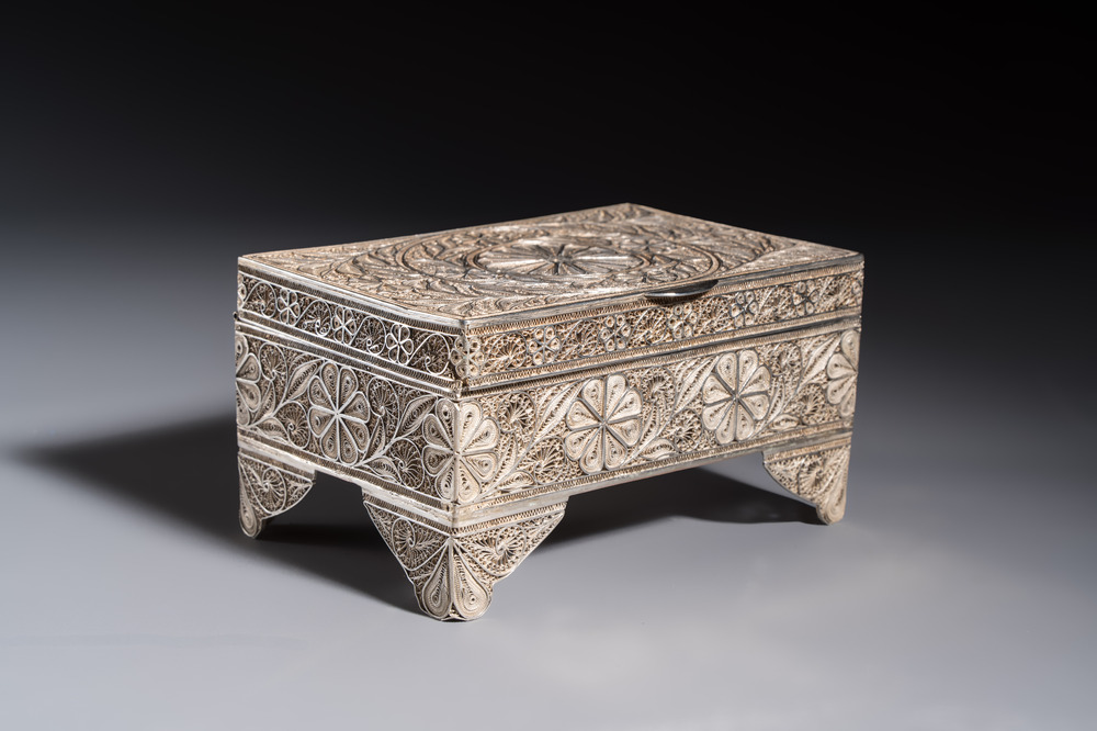 A silver inscribed filigree casket, probably Dutch East Indies, 19/20th C.