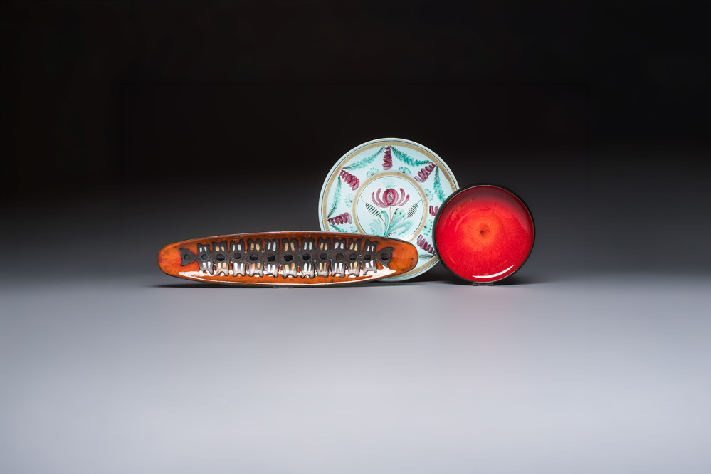 Rogier Vandeweghe (1923-2020) for Amphora and Perignem: a red-glazed bowl, a polychrome dish and a Perignem polychrome glazed dish, 20th C.
