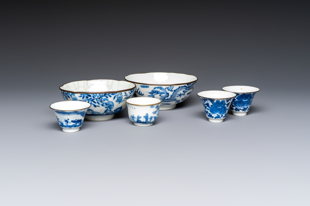 Four Chinese blue and white 'Bleu de Hue' cups and two bowls, various marks, 19th C.