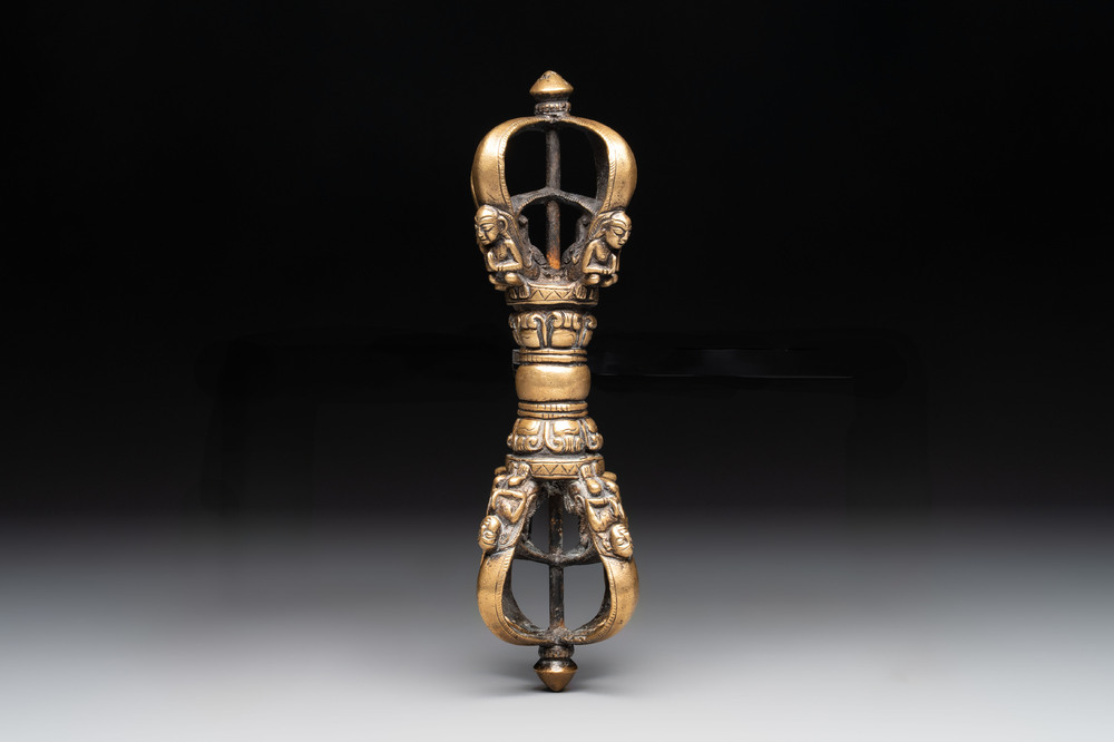 A large Tibetan bronze vajra, 18/19th C.
