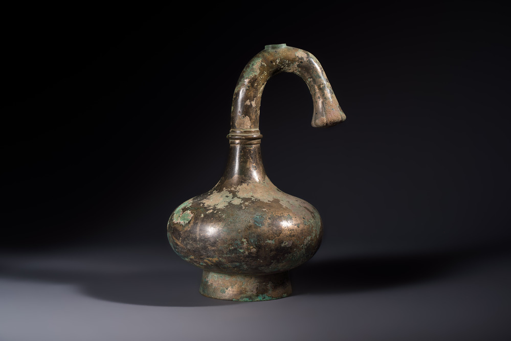 A Chinese bronze 'Garlic Head' wine vessel, 'Hu 壺', Western Han