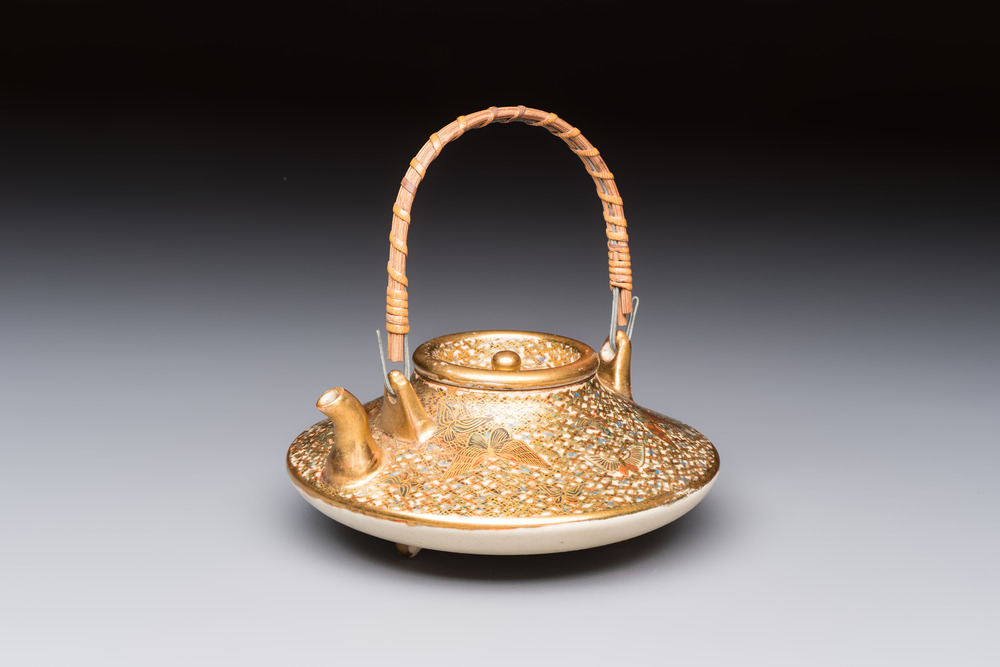 A fine Japanese Satsuma 'Butterflies' teapot and cover, Hattori 服部 mark, Meiji, 19th C.