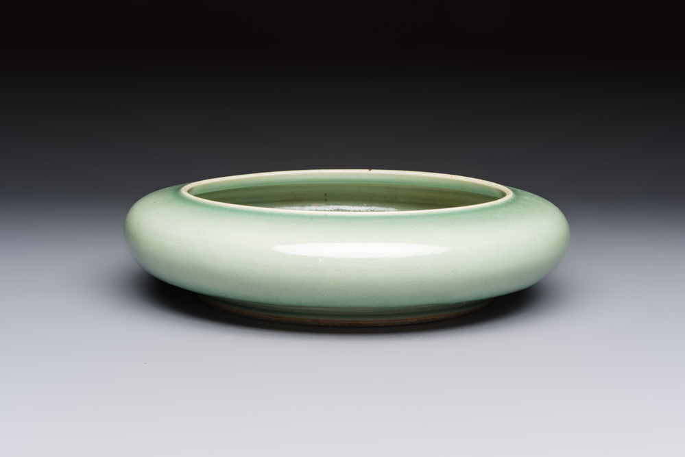 A Chinese green-glazed brush washer, 18th C.