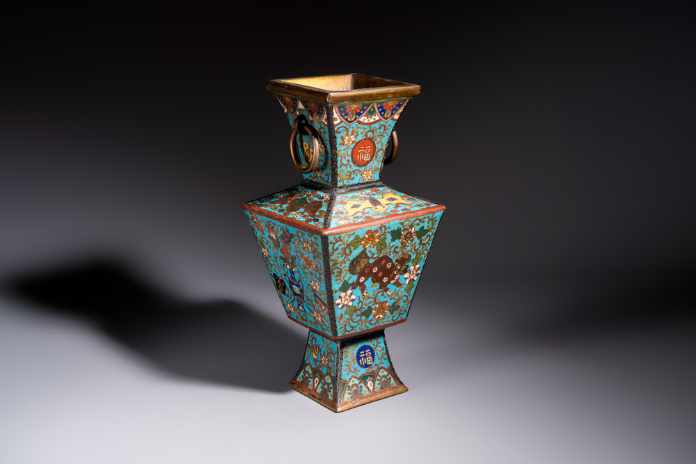 A Chinese cloisonn&eacute; square 'Buddhist Lions and Antiquities' vase, Fu 福 mark, 19th C.