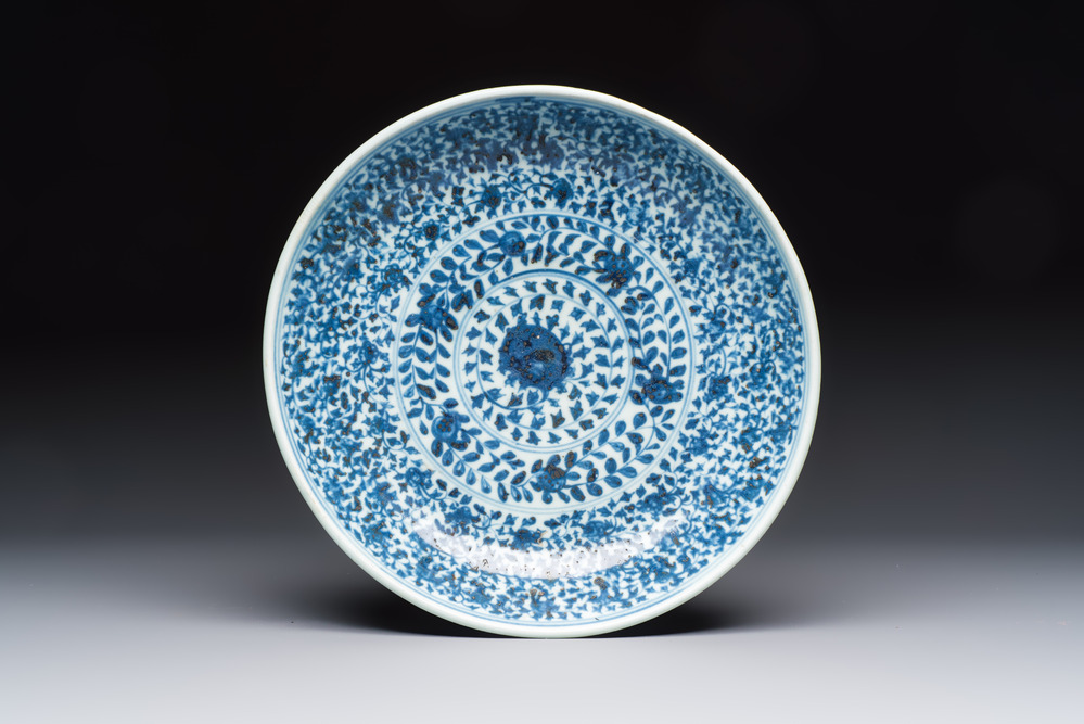 A Chinese blue and white dish with floral design, Hongzhi/Zhengde