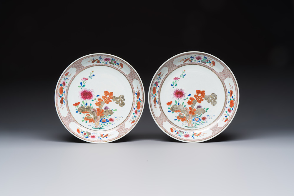 A pair of Chinese famille rose dishes with floral design, Qianlong