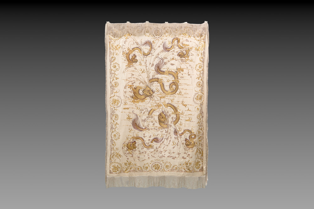 A large Chinese cream-ground gold-thread-embroidered silk 'Dragon' panel, 19th C.