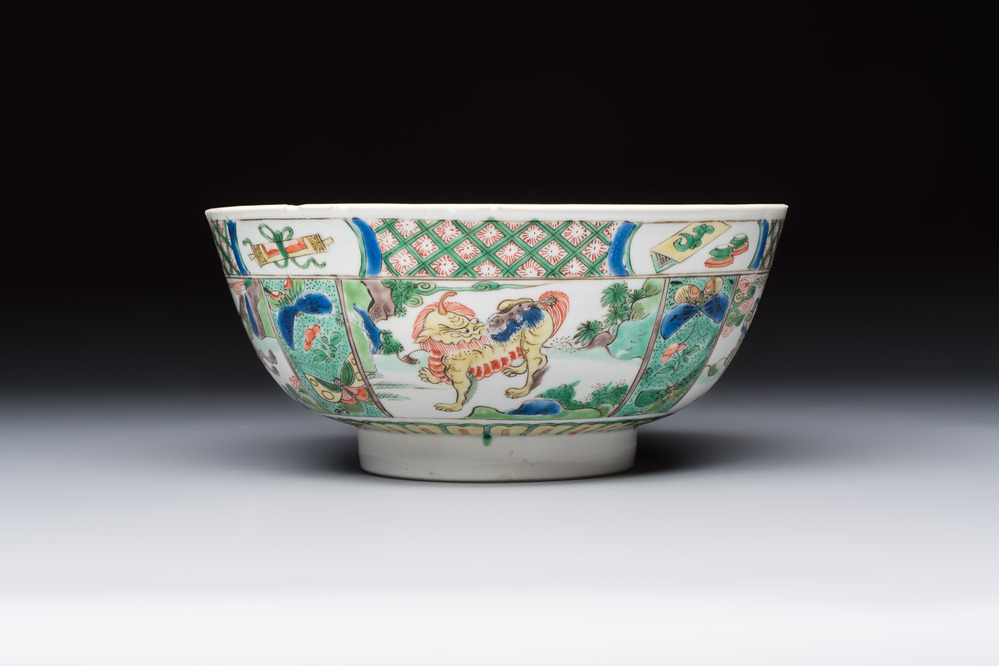 A Chinese famille verte 'Mythical Beasts' bowl, Lu Yi Tang 菉漪堂 mark, Kangxi