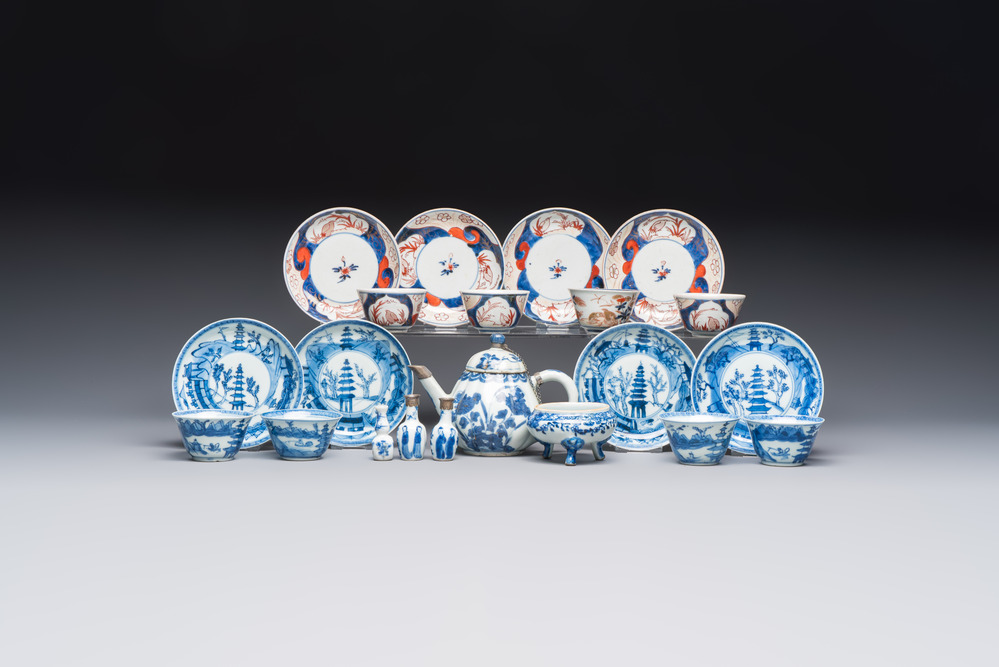 13 Chinese blue and white wares and four sets of Japanese Imari cups and saucers, 17/18th C.