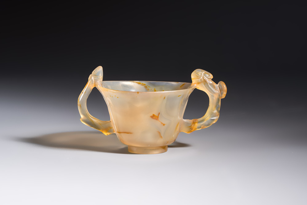 A Chinese agate cup with two lingzhi-form handles, 19th C.