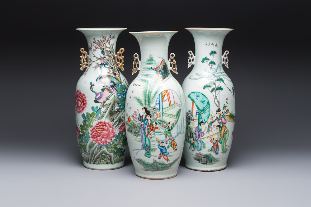 Three Chinese famille rose vases, signed Hu Yuanxin 胡源鑫, Luo Yisheng 羅義盛 and Wang Shengtai 汪生泰, 20th C.