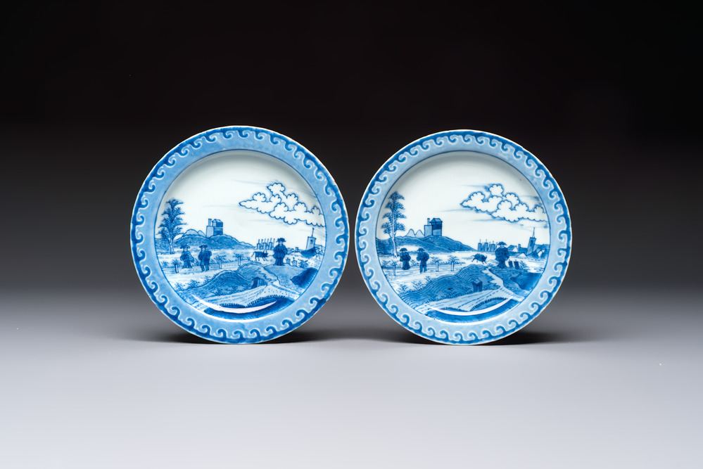 A pair of Chinese blue and white 'Scheveningen' or 'Nabeshima' plates, Kangxi/Yongzheng