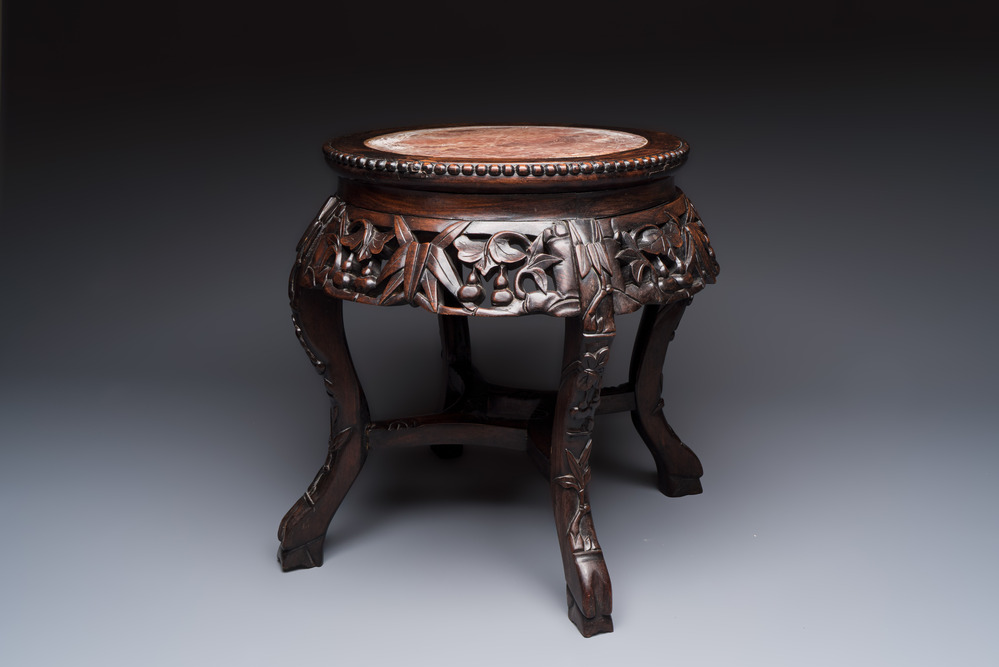 A Chinese marble-topped hongmu stand, 19/20th C.