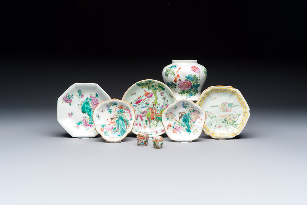 Eight Chinese famille rose wares, 19/20th C.