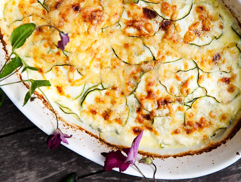 Zucchinigratäng med parmesan