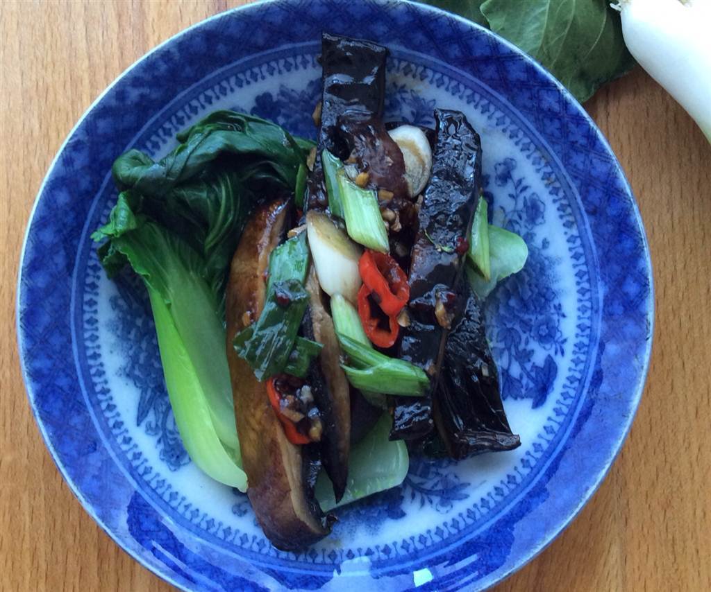 Asiatisk Portobellosvamp med ingefära, chili och paksoi