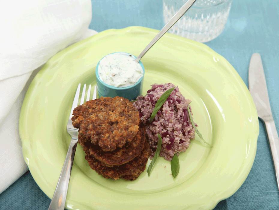 Biff á la soja med rödkålsquinoa och dillig sås