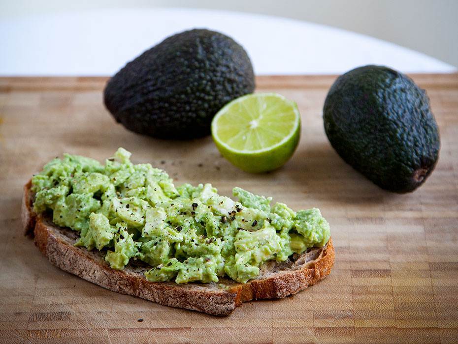 Chèvre och avokadotoast