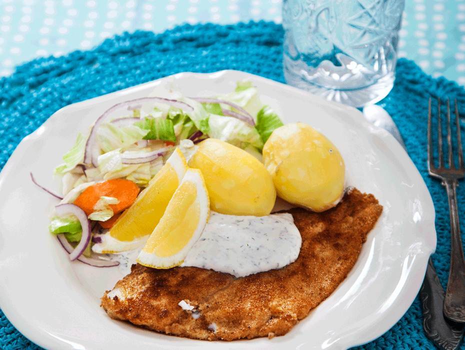 Dillpanerad fisk med remouladsås och ärtor