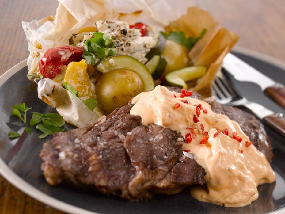 Grillad entrecôte med grönsaksknyten